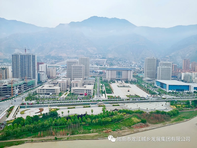 匠心傾注、喜封金頂——龍江?雙子座商住小區(qū)主體順利封頂