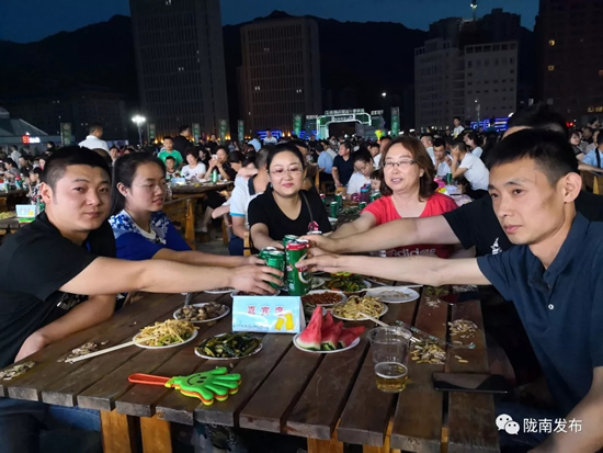 好嗨喲！隴南第一屆青島啤酒節(jié)開幕啦，為期8天
