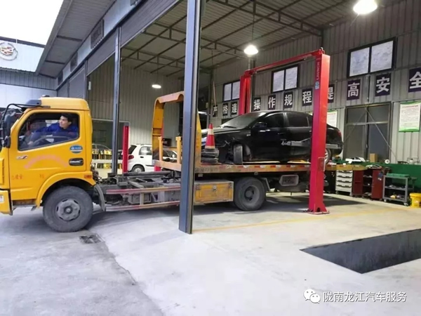 金錘鈑金，銀槍噴漆！龍江汽修值得信賴！