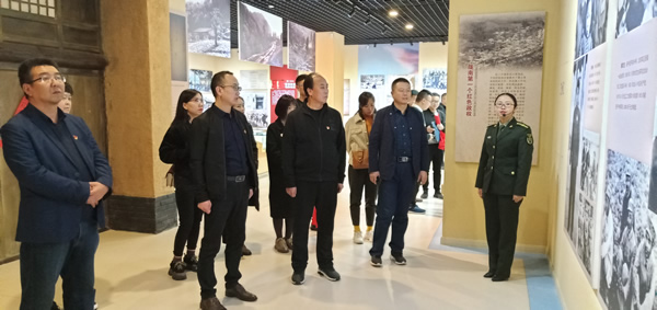 市龍江集團開展“不忘初心、牢記使命”主題黨日活動