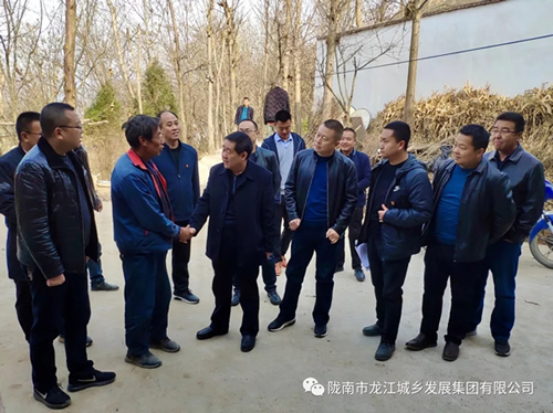 市龍江集團在文縣橋頭鎮(zhèn)安子坡村開展“解難題、辦實事、送溫暖”活動